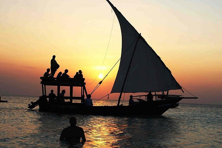 tour-sunset-dhow-1.jpg